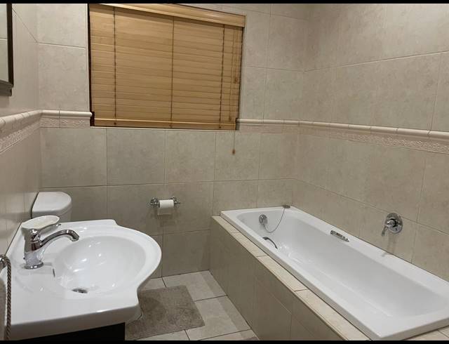 3 BEDROOM FREEHOLD FOR SALE IN PARKHAVEN